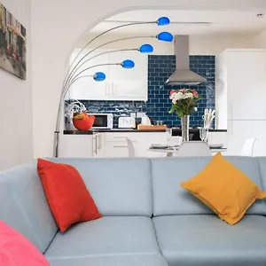 Apartment Live In Leeds Grange, Leeds (West Yorkshire)
