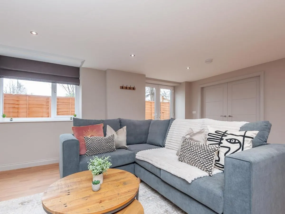 Pass The Keys Luxurious Retreat With Workspace Leeds