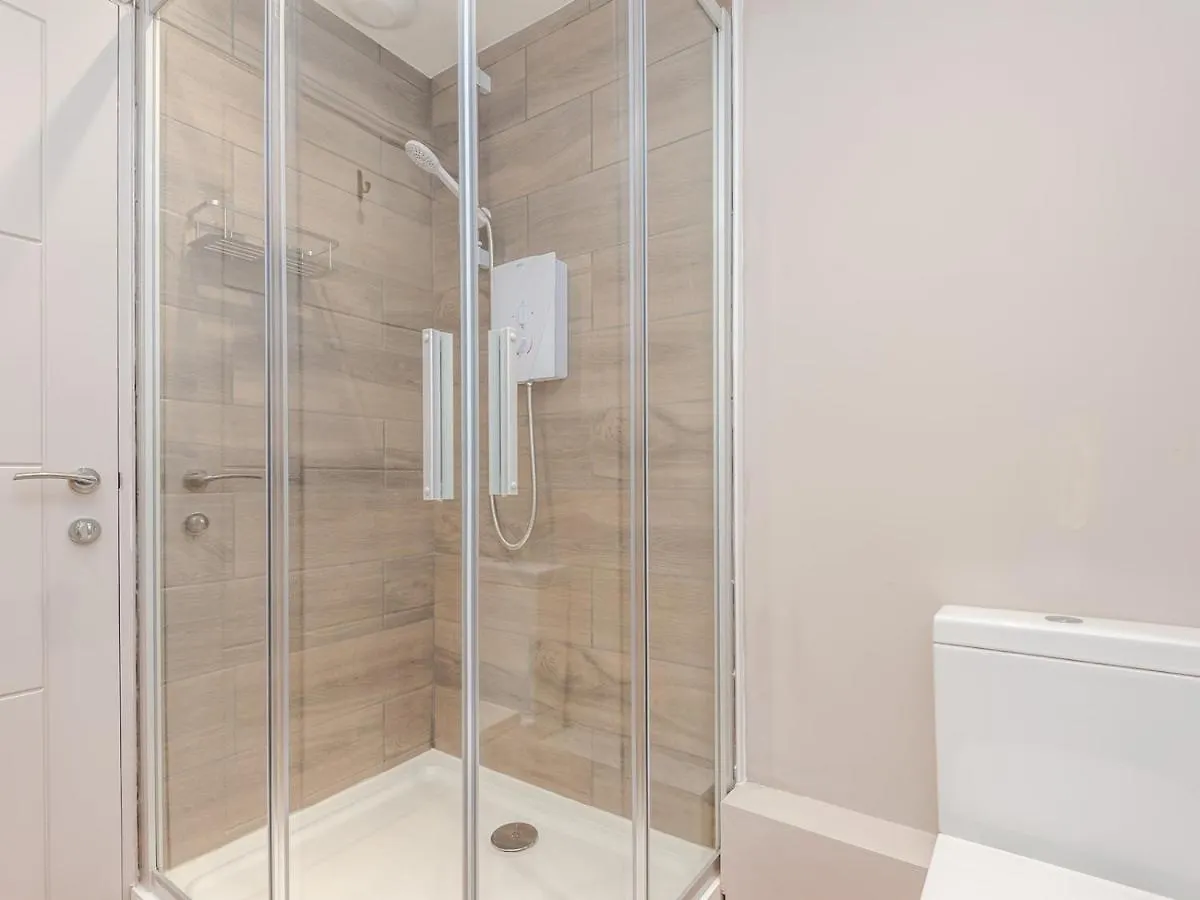 Pass The Keys Luxurious Retreat With Workspace Leeds  Leeds (West Yorkshire)