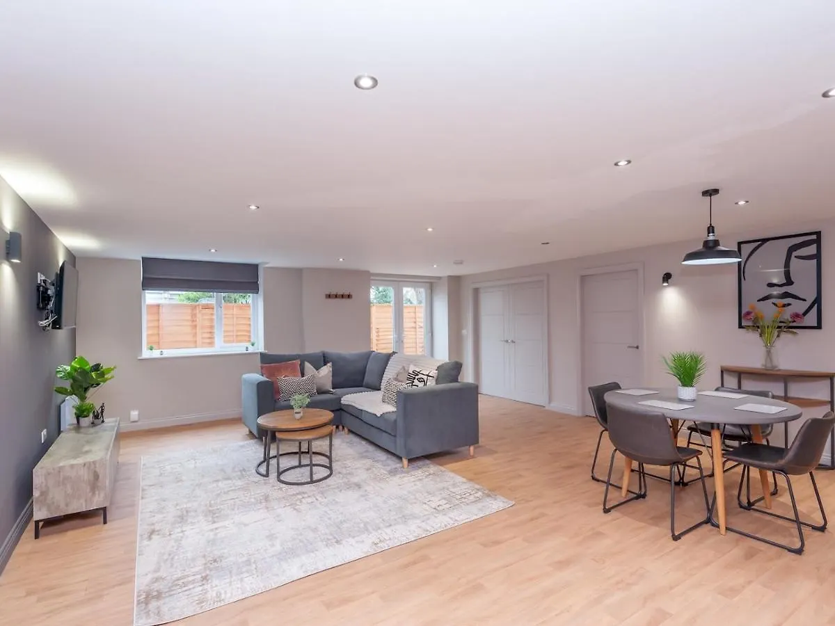 Pass The Keys Luxurious Retreat With Workspace Leeds  United Kingdom